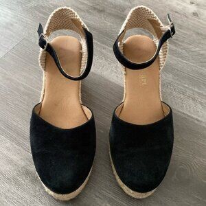 Apaseart Suede Espadrille Wedges Womens 7.5/38 Black Cream Buckle Closure Spain